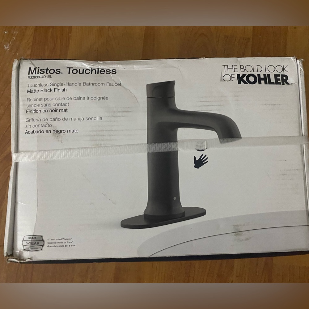 Touchless bathroom faucet